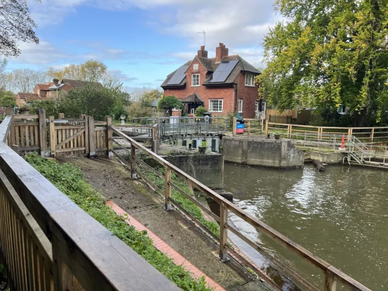 Mapledurham Lock 4